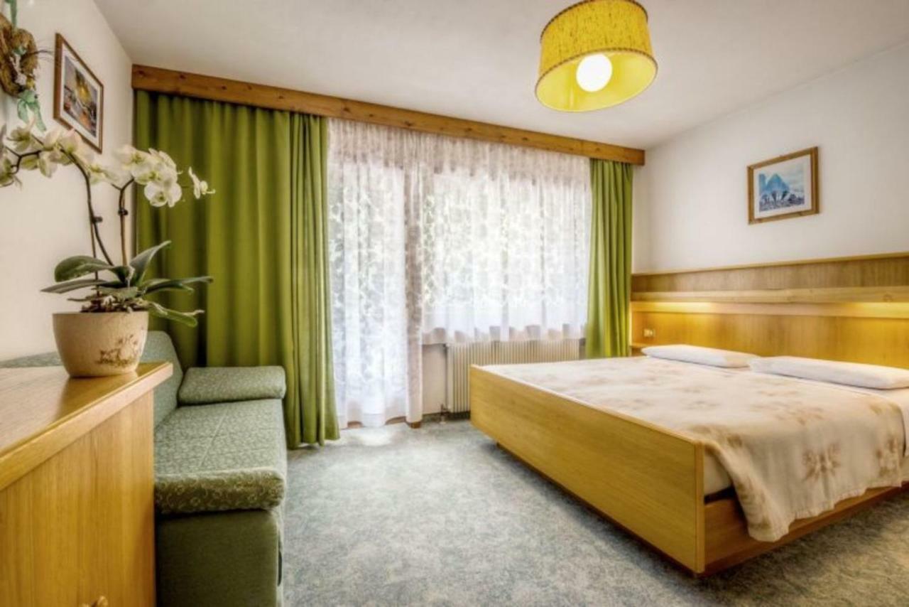 Apartments Fiordalisi Colfosco Luaran gambar